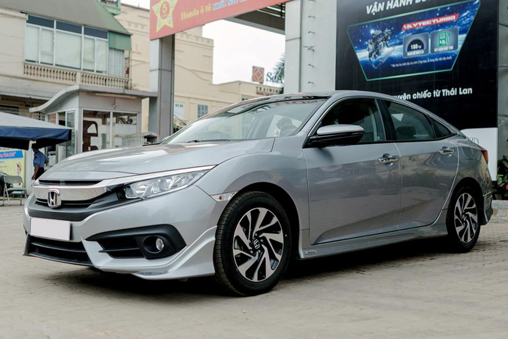 xe-4-cho-honda-civic-1.jpg